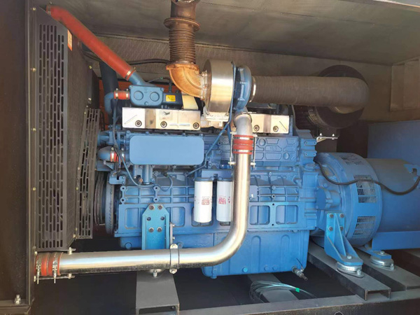 阳朔燃油消耗率与进气温度的具体关系是什么？