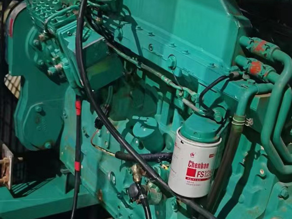 阳朔如何确定新的发电机组控制系统是否与原系统兼容？