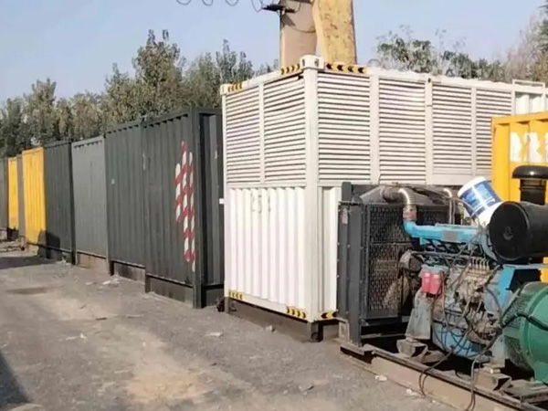 阳朔200KW柴油发电机机组每小时油耗是多少？